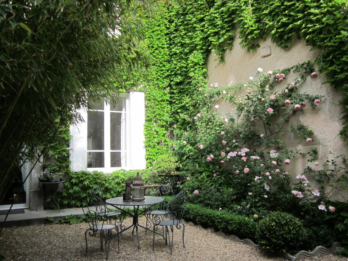 Le Logis Blanc Bed&Breakfast Coursan エクステリア 写真